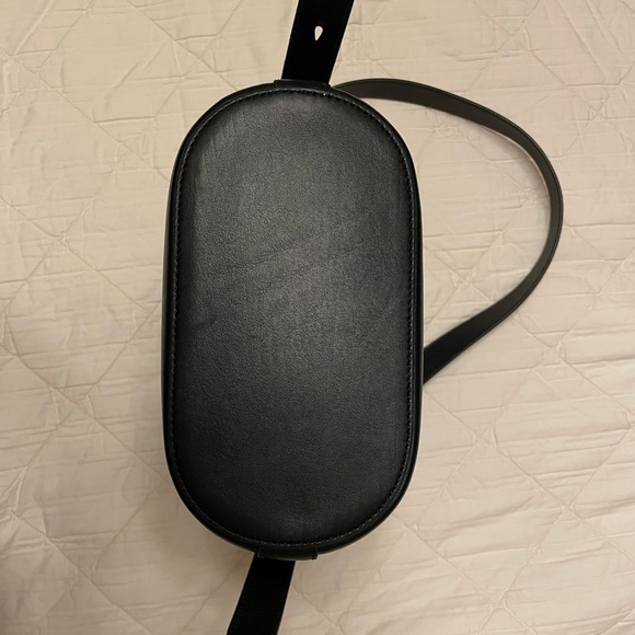 Quince Leather Bucket Crossbody Purse Bag - Picture 4 of 8